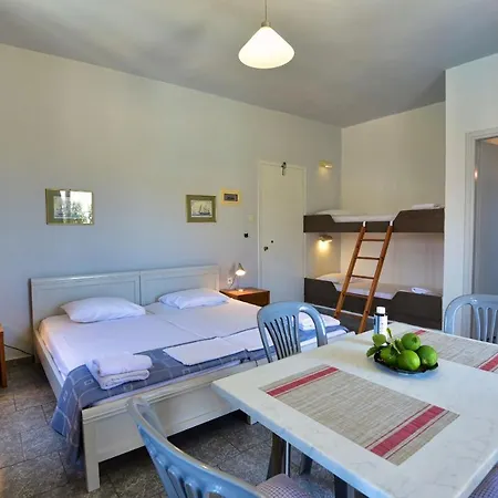 Galissas Studios Aparthotel 4*