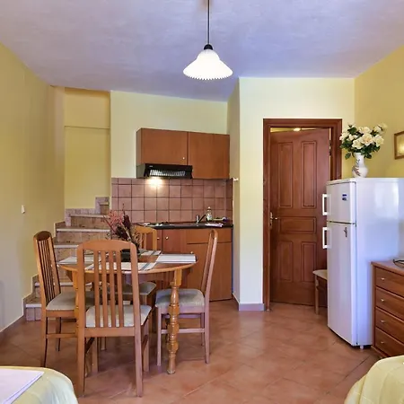 Aparthotel Galissas Studios 3*