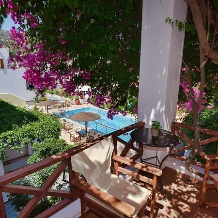 Aparthotel Galissas Studios 3*