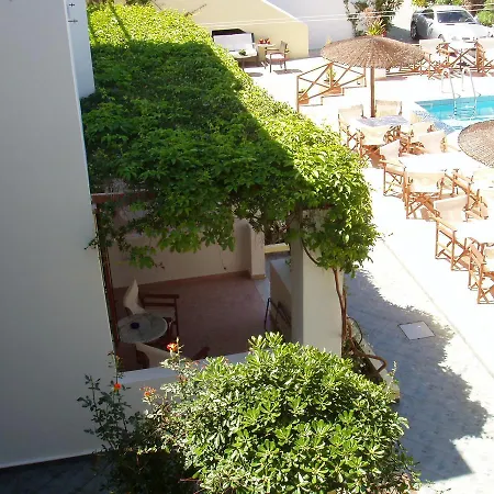 Aparthotel Galissas Studios 3*